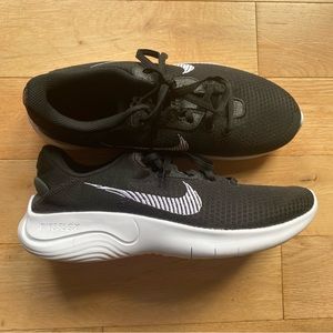 EUC- Nike womens Flex Experience RN 11 NN, sz 9